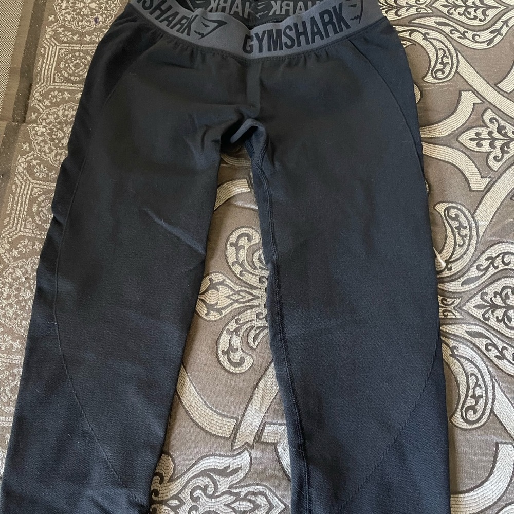 Gymshark Cropped black leggings Size Small never worn
